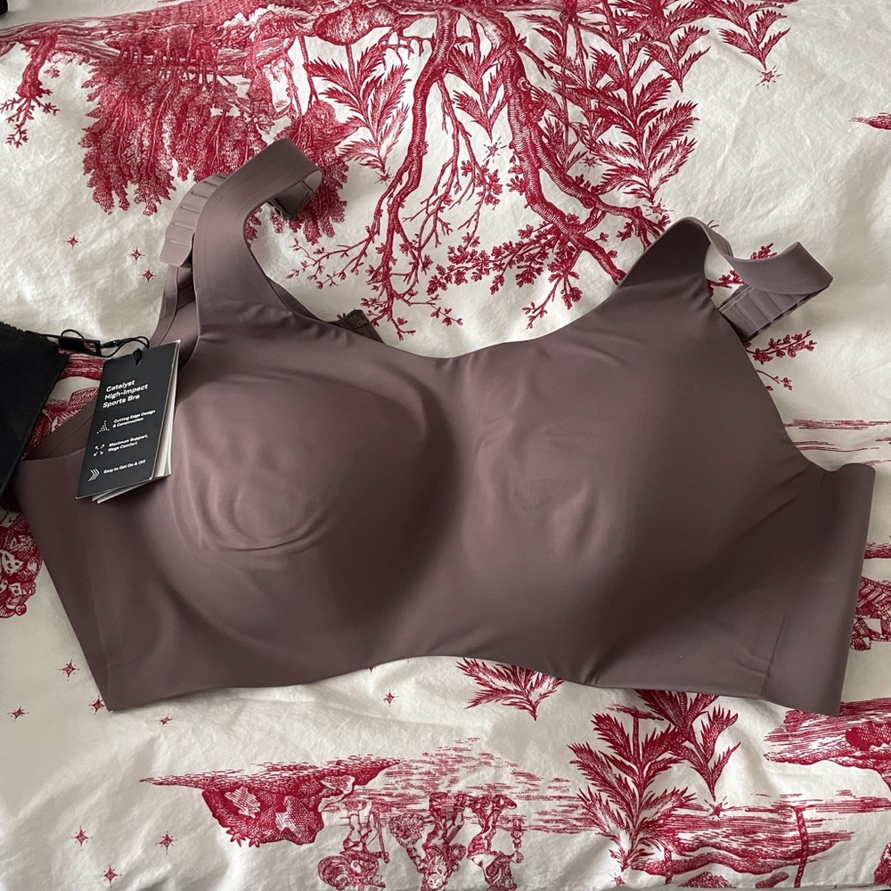 NWT- Knix Catalyst Sports Bra-size 8